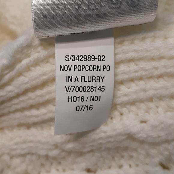 OLD NAVY  "IN A FLURRY"  CREAM SWEATER, M - Picture 7 of 7